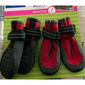 Top paw outdoor boots. Sz small